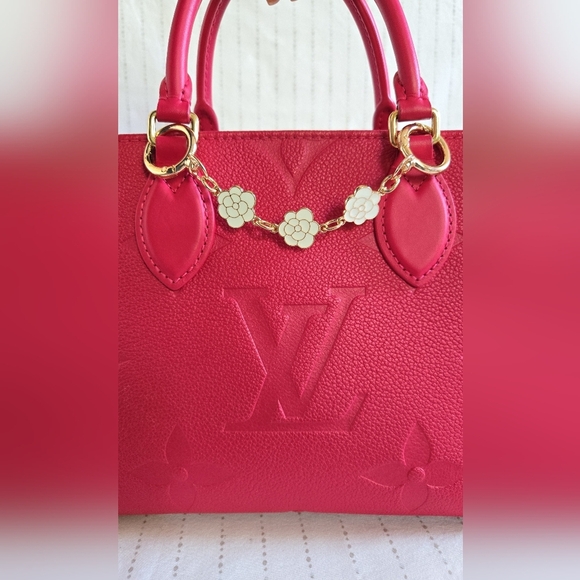 Gold-Plated Floral Chain Strap Extender – Bag Charm with Three Flowers - Picture 1 of 3